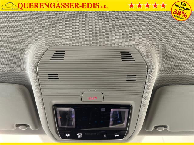 Volkswagen / Golf / Schwarz / / / eHybrid IQ.Light+Navi+Travel Assist