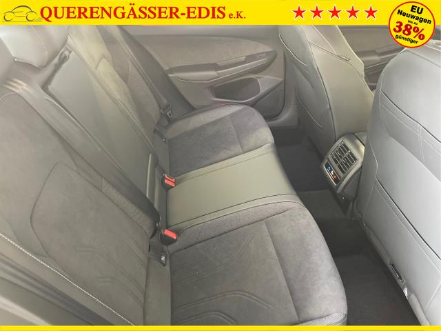 Volkswagen / Golf / Schwarz / / / eHybrid IQ.Light+Navi+Travel Assist