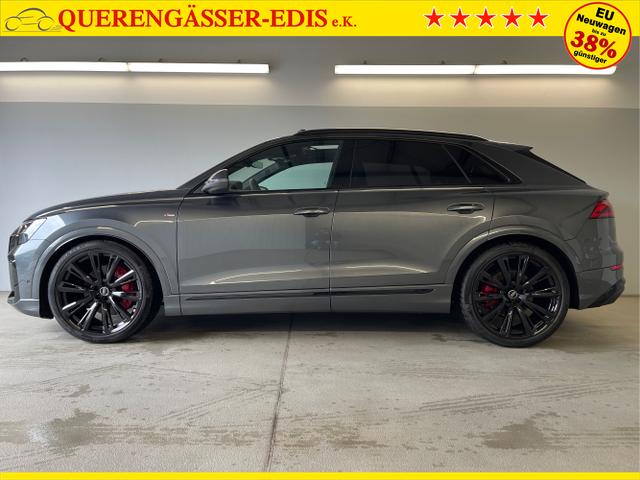 Audi / Q8 / Grau / / / S line STHZ+Pano+AHK+HUD