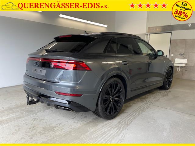 Audi / Q8 / Grau / / / S line STHZ+Pano+AHK+HUD