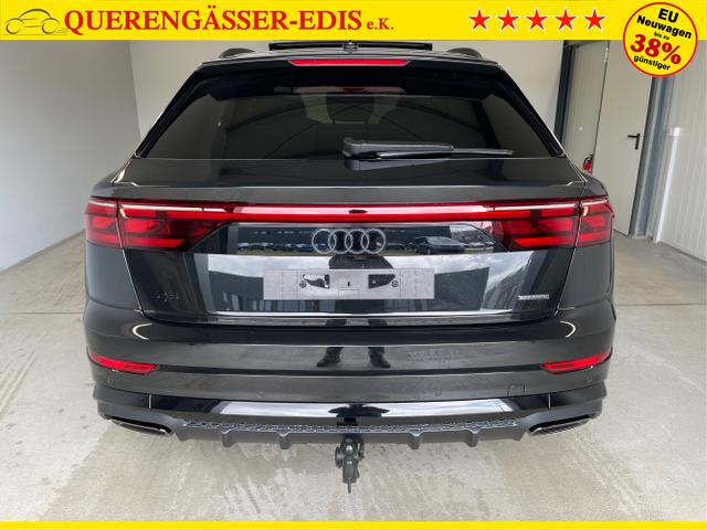 Audi / Q8 / Schwarz / / / S line STHZ+Pano+AHK+HUD