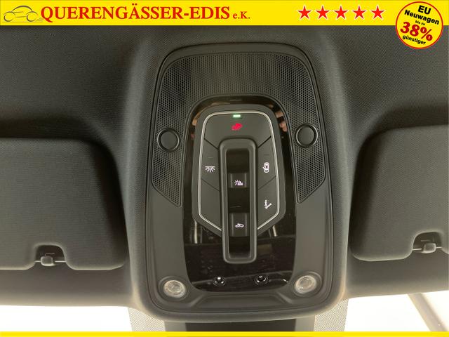 Audi / Q8 / Schwarz / / / S line STHZ+Pano+AHK+HUD