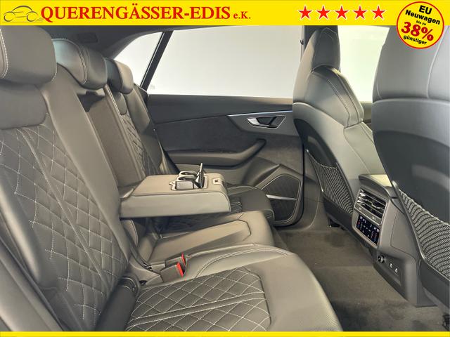 Audi / Q8 / Schwarz / / / S line STHZ+Pano+AHK+HUD