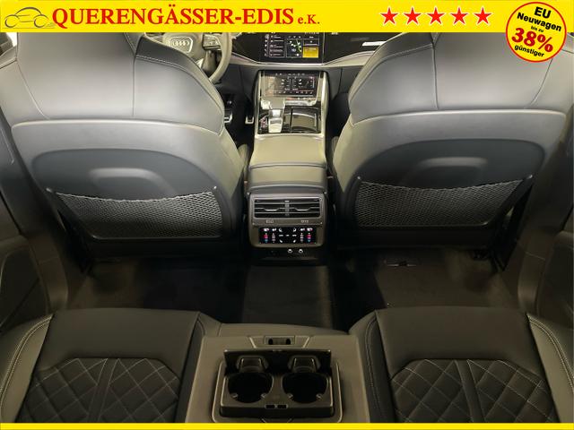 Audi / Q8 / Schwarz / / / S line STHZ+Pano+AHK+HUD