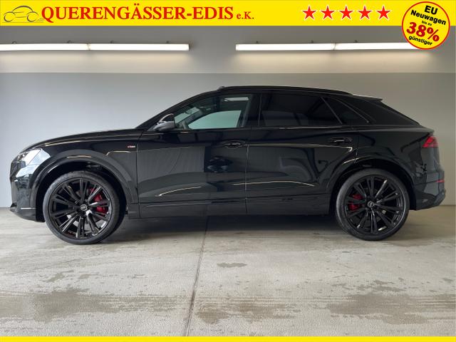 Audi / Q8 / Schwarz / / / S line STHZ+Pano+AHK+HUD