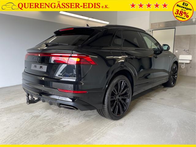 Audi / Q8 / Schwarz / / / S line STHZ+Pano+AHK+HUD