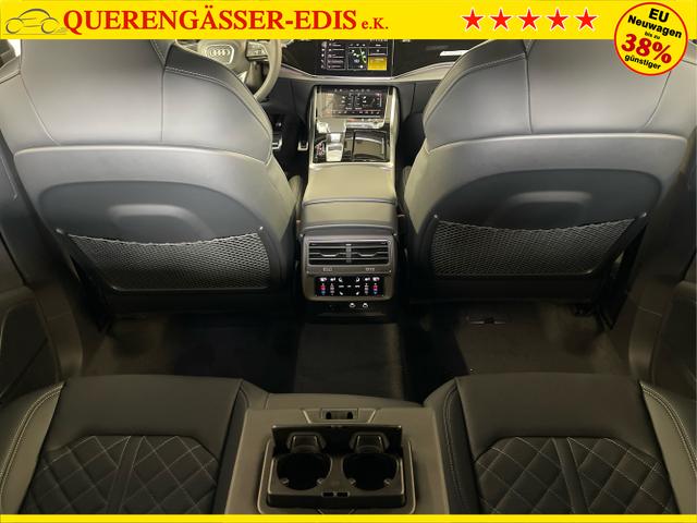 Audi / Q8 / Schwarz / / / S line STHZ+Pano+AHK+HUD