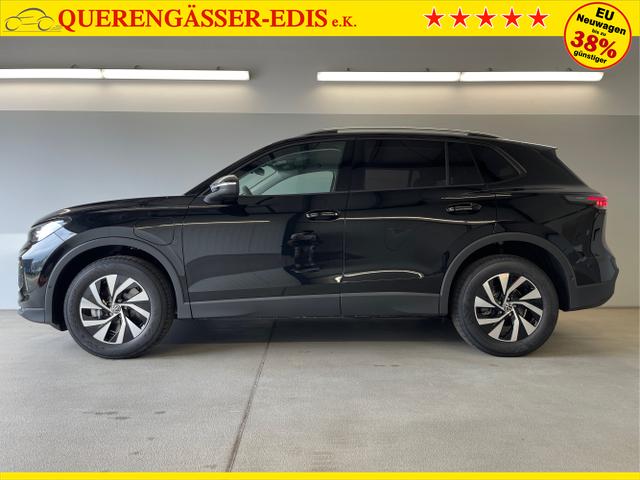Volkswagen / Tiguan / Schwarz / / / 204PS DSG eHybrid IQ.Light+Navi