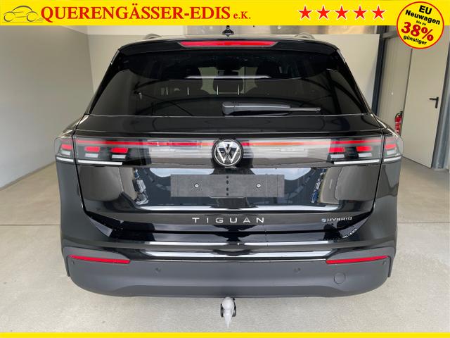 Volkswagen / Tiguan / Schwarz / / / 204PS DSG eHybrid IQ.Light+Navi