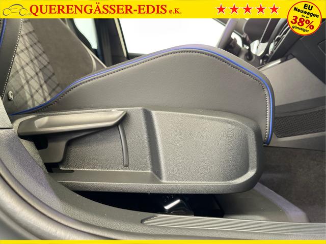 Volkswagen / Golf / Grau / / / 150PS DSG+Black Style