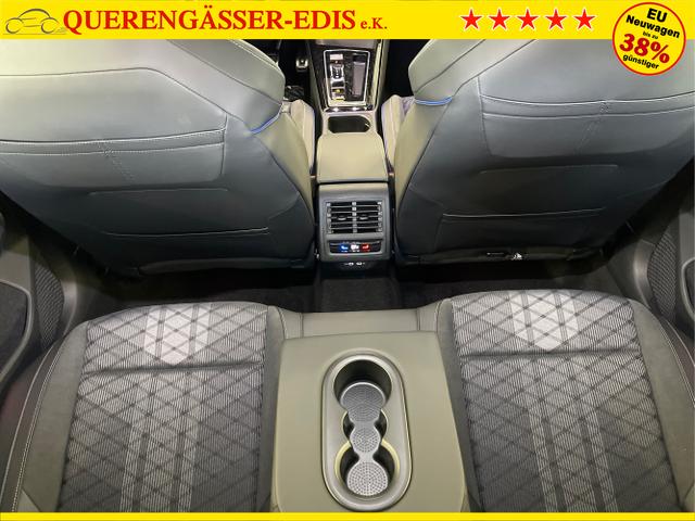Volkswagen / Golf / Grau / / / 150PS DSG+Black Style