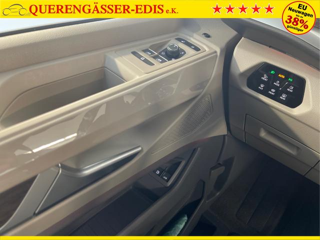 Volkswagen / T7 Multivan / Schwarz / / / 245PS DSG 4Motion Leder+AHK+7 Sitze