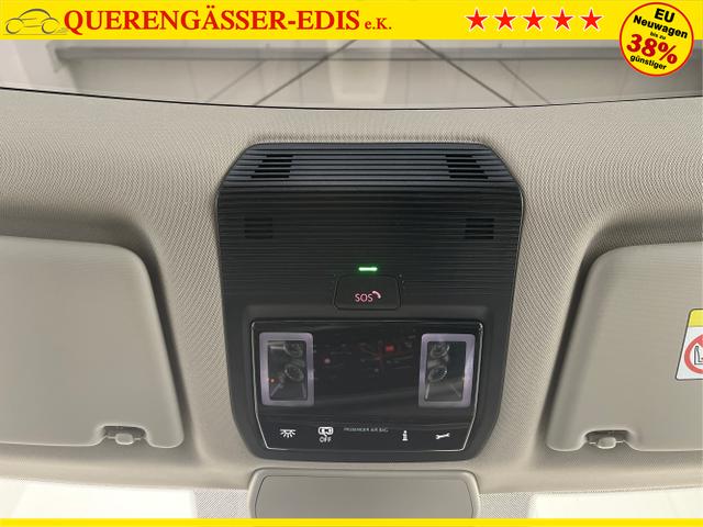 Volkswagen / T7 Multivan / Schwarz / / / 245PS DSG 4Motion Leder+AHK+7 Sitze