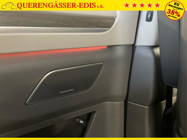 Volkswagen / T7 Multivan / Schwarz / / / 245PS DSG 4Motion Leder+AHK+7 Sitze