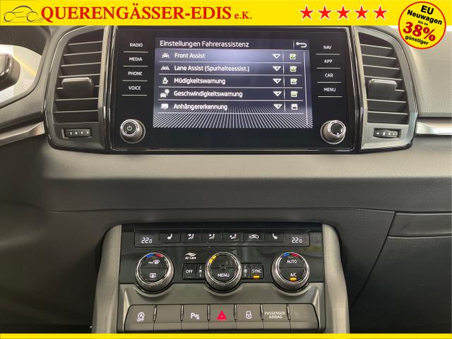 Skoda / Karoq / Blau / / / 150PS DSG AHK+Kessy