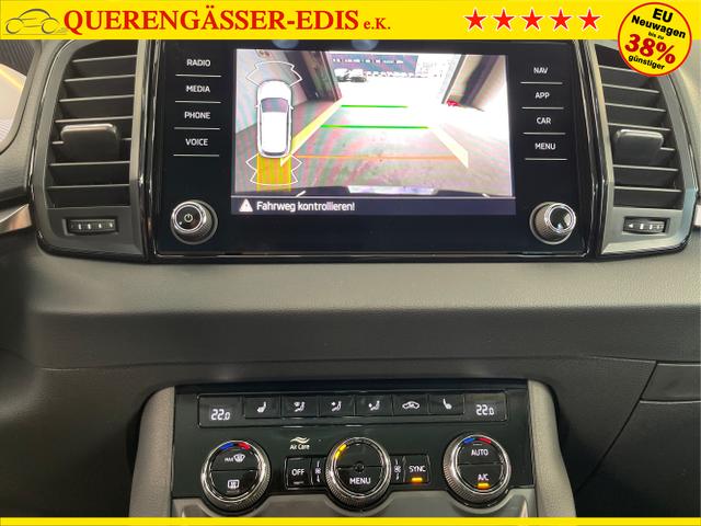 Skoda / Karoq / Blau / / / 150PS DSG AHK+Kessy