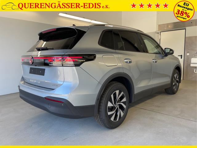 Volkswagen / Tiguan / Silber / / / 150PS DSG IQ.Light