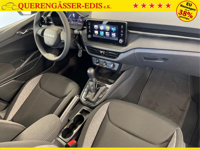 Skoda / Fabia / Blau / / / 115PS App Connect