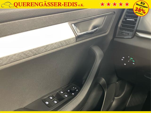 Skoda / Karoq / Silber / / / 150PS DSG Navi+ACC+AHK+Kessy+Kamera+Sitzheiz