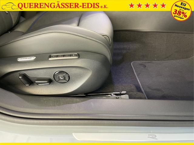 Volkswagen / Passat Variant / Grau / / / 265PS AHK+Pano+Harman Kardon