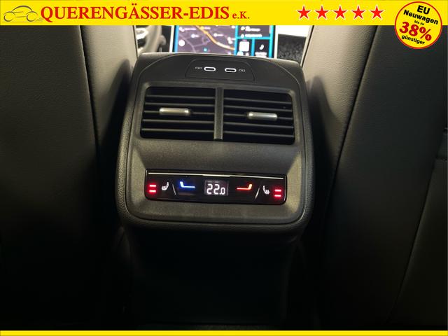 Volkswagen / Passat Variant / Grau / / / 265PS AHK+Pano+Harman Kardon