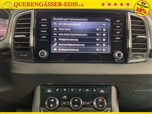 Skoda / Karoq / Silber / / / 150PS TSI DSG Navi+ACC+AHK+Kessy+Kamera+Sitzheiz+eHeck+GV5