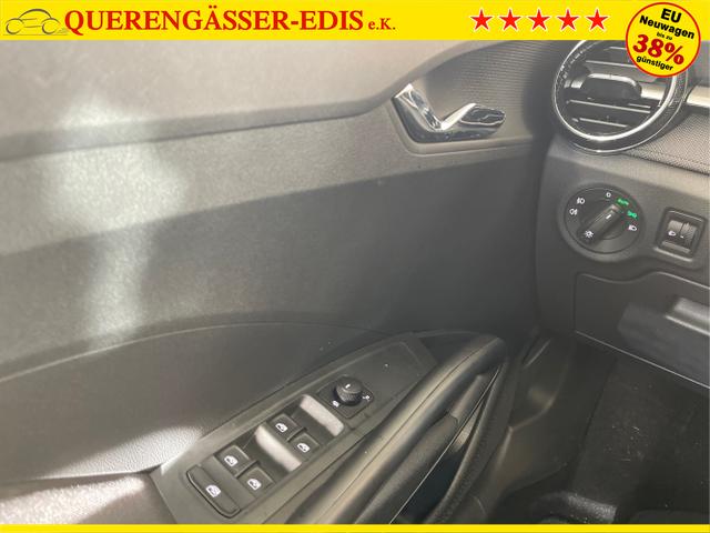 Skoda / Fabia / Weiß / / / 95PS Sitzheiz+Climatronic+SmartLink+LED+PDC+Touchscreen