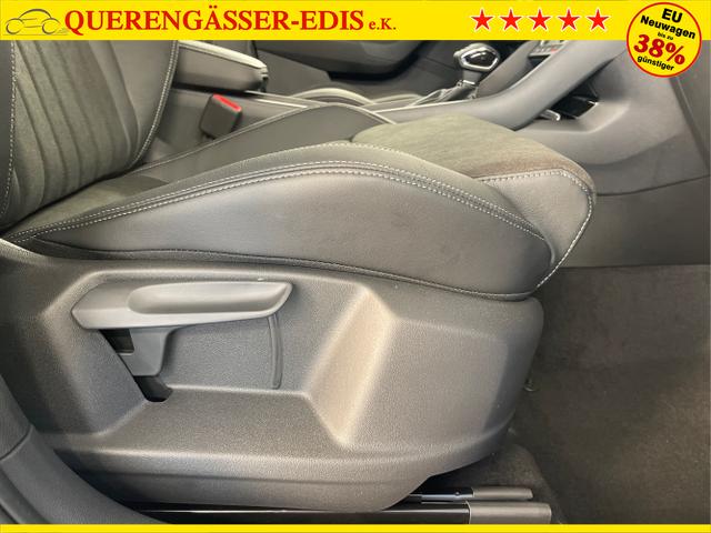 Skoda / Karoq / Schwarz / / / TSI 4x4 360°+19 Zoll+Navi+AHK