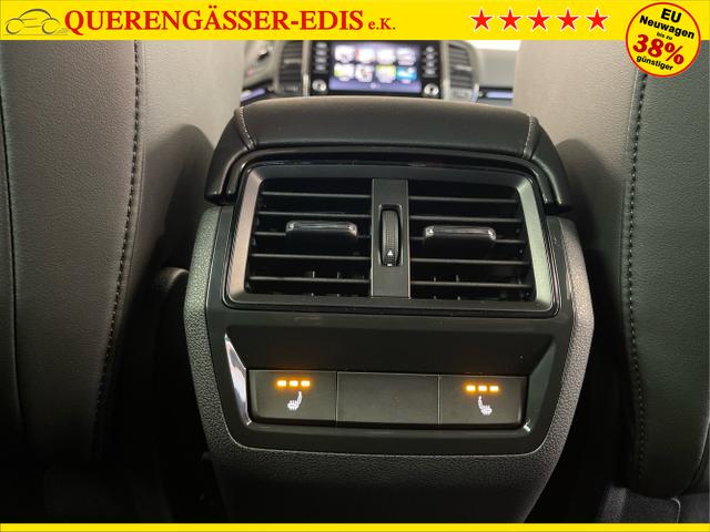 Skoda / Karoq / Schwarz / / / TSI 4x4 360°+19 Zoll+Navi+AHK