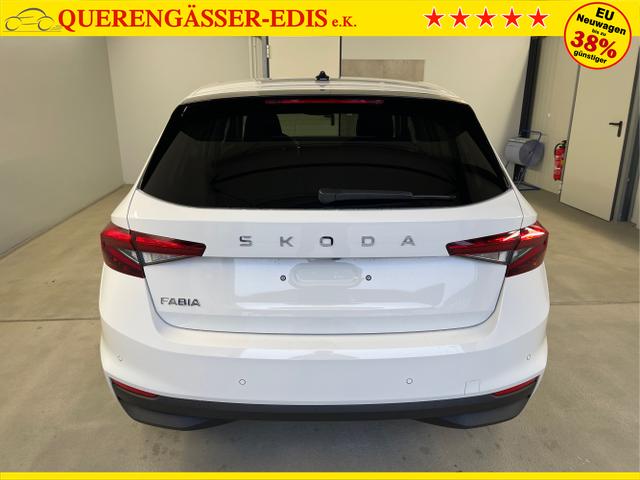 Skoda / Fabia / Wei&szlig; / / / 115PS AHK+Kessy+Kamera