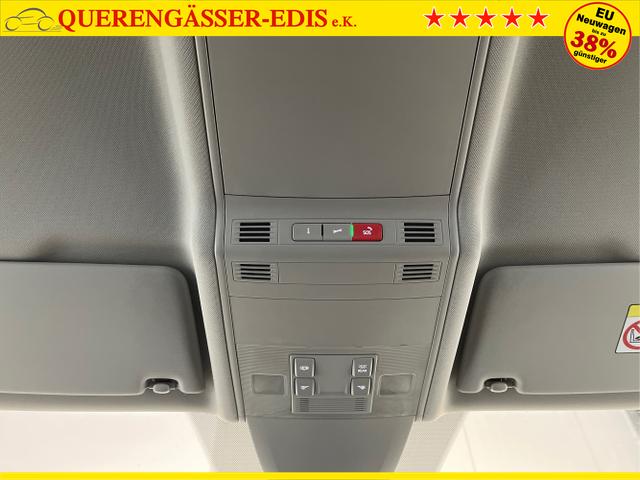 Volkswagen / Touran / Schwarz / / / 7Si+IQ.Light+TrailerAss+Cam