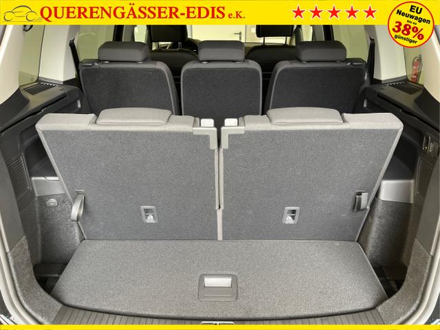 Volkswagen / Touran / Schwarz / / / 7Si+IQ.Light+TrailerAss+Cam