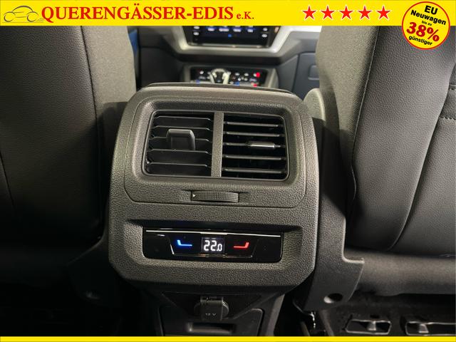 Volkswagen / Touran / Grau / / / 7Si+IQ.Light+TrailerAss+Cam