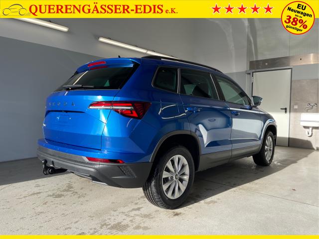 Skoda / Karoq / Blau / / / 150PS DSG AHK+Kamera+ACC+Kessy+Kamera+ParkPilot vo+hi+App