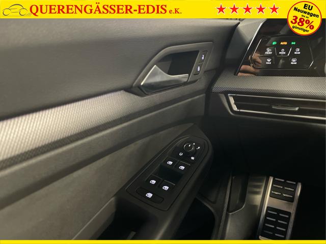 Volkswagen / Golf / Schwarz / / / 150PS DSG+Black Style