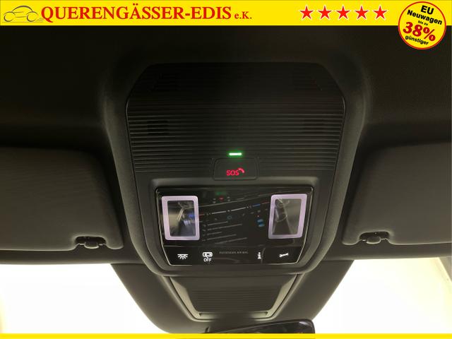 Volkswagen / Golf / Schwarz / / / 150PS DSG+Black Style