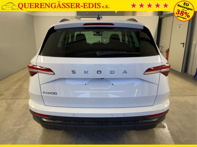 Skoda / Karoq / Wei&szlig; / / / 150PS DSG AHK+Kamera+ACC+Kessy+Kamera+ParkPilot vo+hi+App
