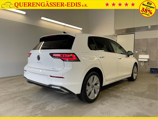 Volkswagen / Golf / Wei&szlig; / / / 1.5 eHybrid 150kW/204PS DSG IQ.Light+Navi+Travel Assist+HUD+Winterpaket