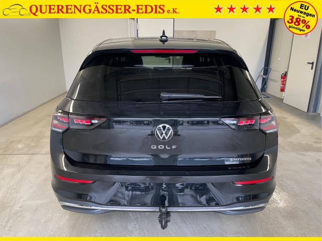 Volkswagen / Golf / Schwarz / / / 1.5 eHybrid 150kW/204PS DSG IQ.Light+Navi+Travel Assist+HUD+Winterpaket