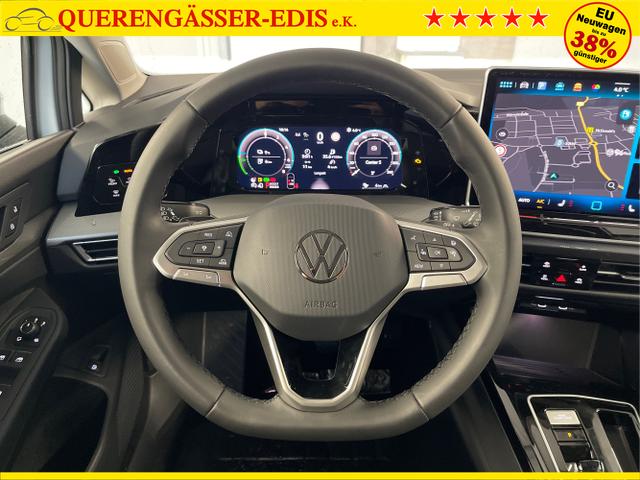 Volkswagen / Golf / Schwarz / / / 1.5 eHybrid 150kW/204PS DSG IQ.Light+Navi+Travel Assist+HUD+Winterpaket