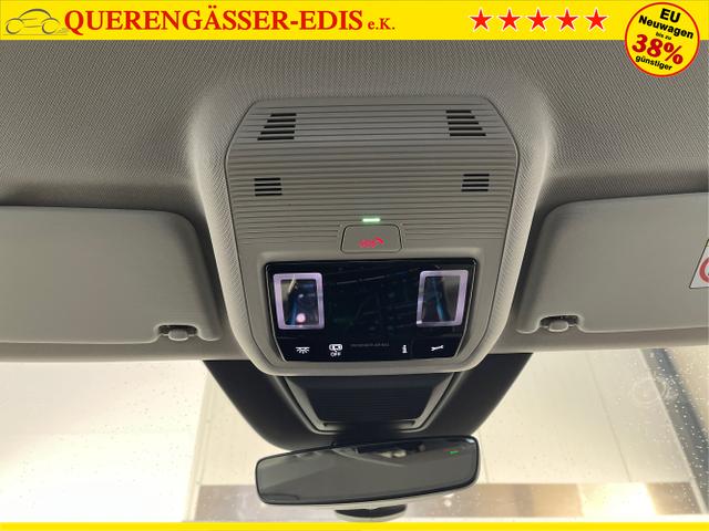 Volkswagen / Golf / Schwarz / / / 1.5 eHybrid 150kW/204PS DSG IQ.Light+Navi+Travel Assist+HUD+Winterpaket
