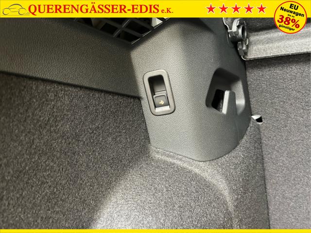 Volkswagen / Golf / Schwarz / / / 1.5 eHybrid 150kW/204PS DSG IQ.Light+Navi+Travel Assist+HUD+Winterpaket