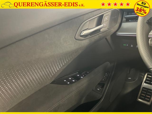 Audi / Q3 Sportback / Blau / / / TFSI 265 PS quattro S line Pano+TechPro+Matrix+AHK+HUD+Alu20+KlimaPlus+DCC+SONOS