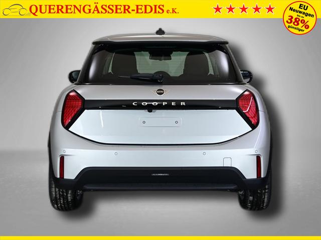 MINI Cooper C Essential Trim 1.5 7-Gang Steptronic 