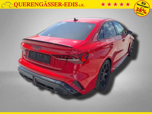 Audi RS3 Limousine 2.5 TFSI 7-Gang S tronic 