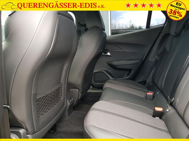 Peugeot / 2008 / Silber / / / 2008 GT 1,2 Automatik 96KW/130PS Navi, SHZ, Totwinkel
