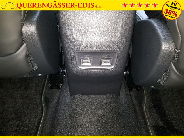 Peugeot / 2008 / Silber / / / 2008 GT 1,2 Automatik 96KW/130PS Navi, SHZ, Totwinkel