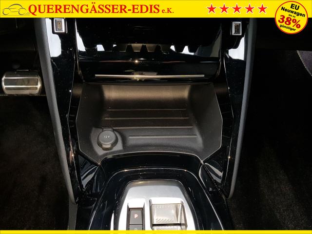 Peugeot / 2008 / Silber / / / 2008 GT 1,2 Automatik 96KW/130PS Navi, SHZ, Totwinkel