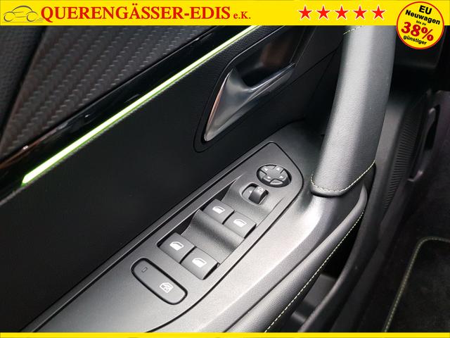 Peugeot / 2008 / Silber / / / 2008 GT 1,2 Automatik 96KW/130PS Navi, SHZ, Totwinkel