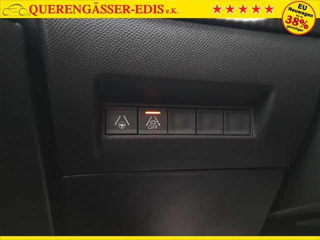 Peugeot / 2008 / Silber / / / 2008 GT 1,2 Automatik 96KW/130PS Navi, SHZ, Totwinkel